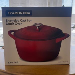 Red enameled Cast Iron Dutch Oven